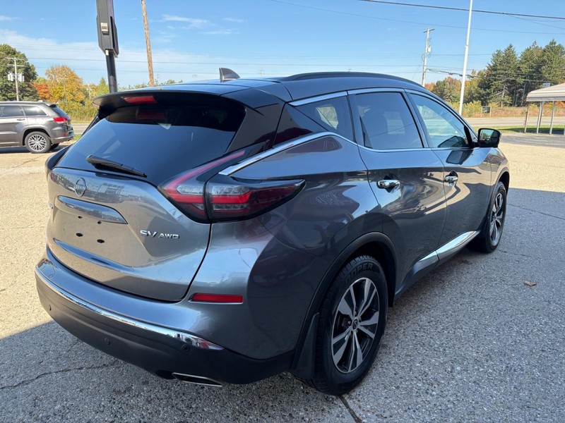 Nissan Murano Vehicle Full-screen Gallery Image 04