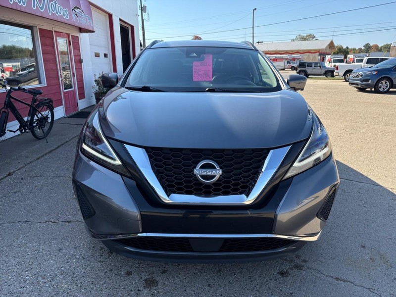 Nissan Murano Vehicle Full-screen Gallery Image 05