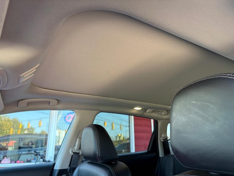 Nissan Murano Vehicle Full-screen Gallery Image 18