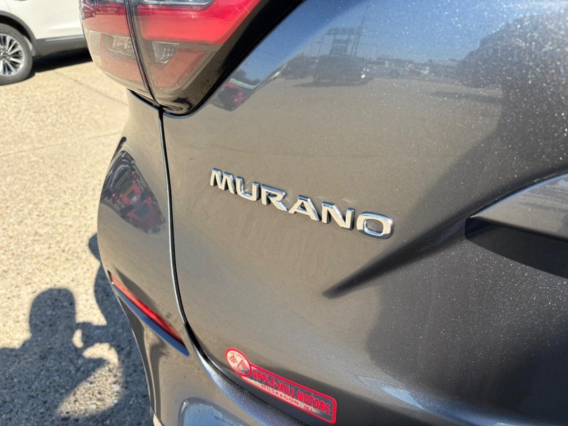 Nissan Murano Vehicle Full-screen Gallery Image 20