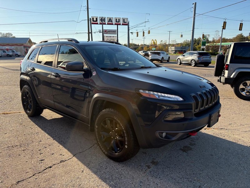 Jeep Cherokee Vehicle Full-screen Gallery Image 03