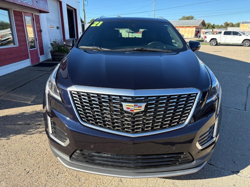 Cadillac XT5 Vehicle Full-screen Gallery Image 05