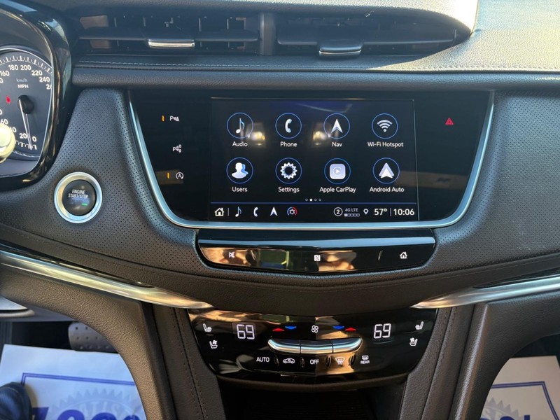 Cadillac XT5 Vehicle Full-screen Gallery Image 13