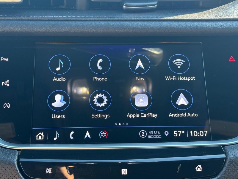 Cadillac XT5 Vehicle Full-screen Gallery Image 14