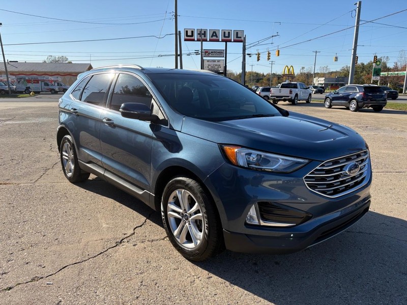 Ford Edge Vehicle Full-screen Gallery Image 03