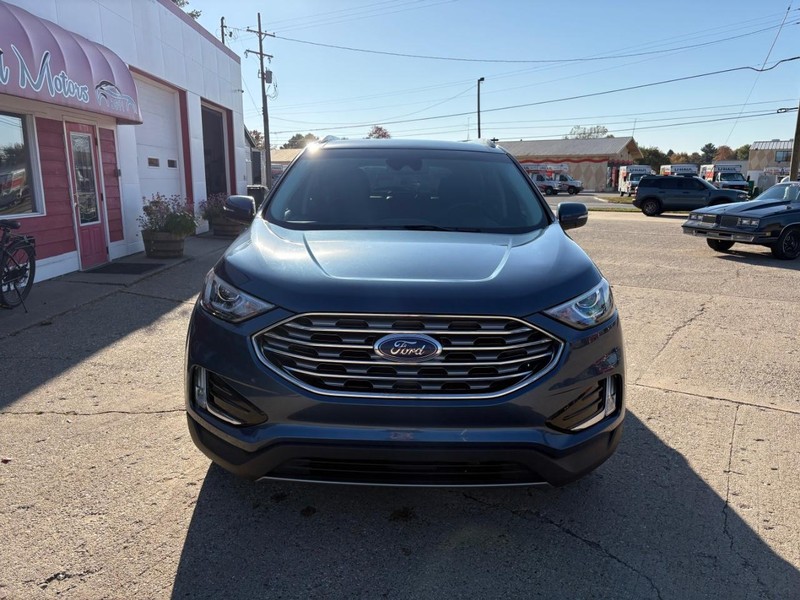 Ford Edge Vehicle Full-screen Gallery Image 05