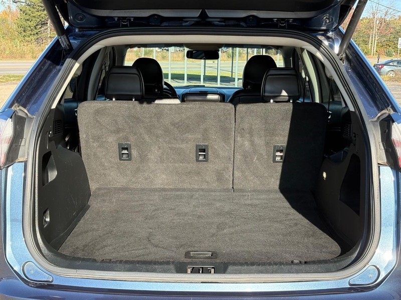 Ford Edge Vehicle Full-screen Gallery Image 09
