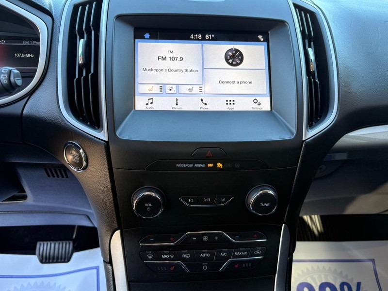 Ford Edge Vehicle Full-screen Gallery Image 13