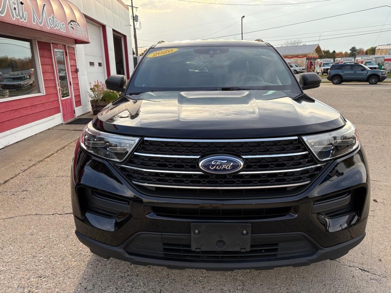 Ford Explorer Vehicle Full-screen Gallery Image 05