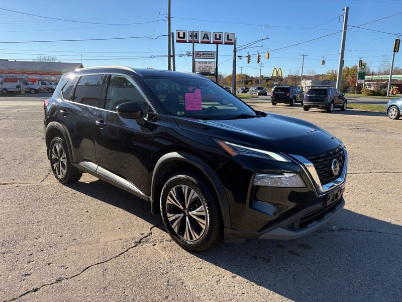 Nissan Rogue Vehicle Full-screen Gallery Image 03