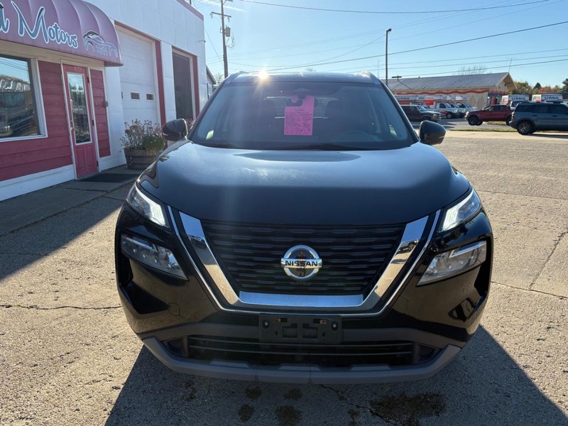 Nissan Rogue Vehicle Full-screen Gallery Image 05