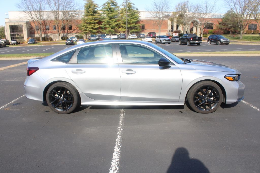 Honda Civic Sedan Vehicle Full-screen Gallery Image 05