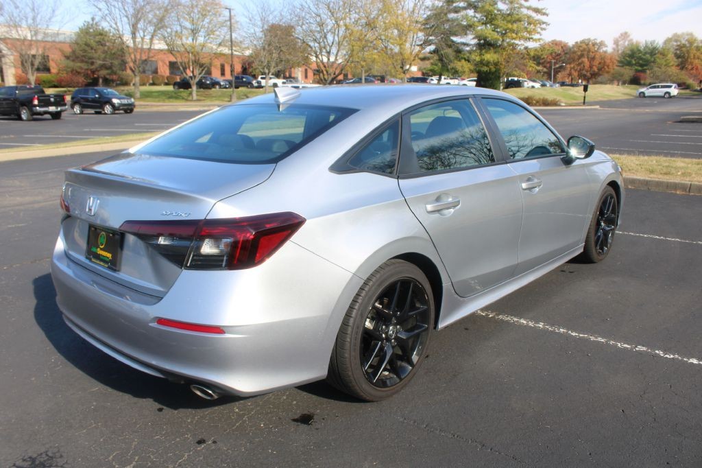 Honda Civic Sedan Vehicle Full-screen Gallery Image 06