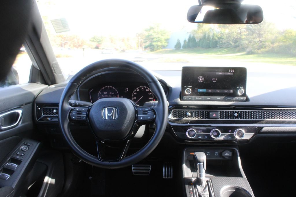 Honda Civic Sedan Vehicle Full-screen Gallery Image 09