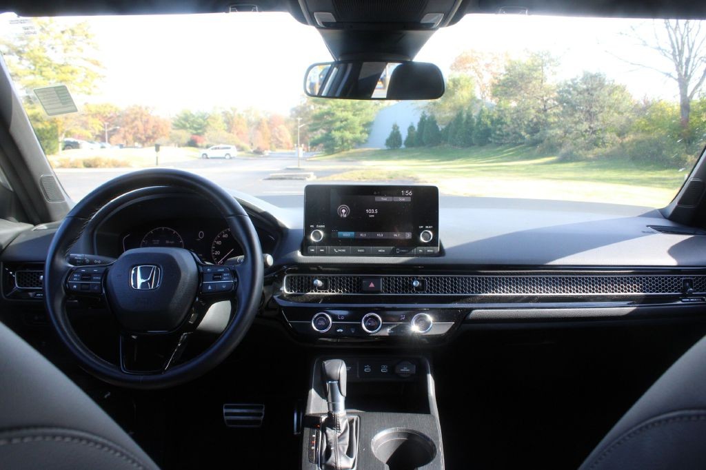 Honda Civic Sedan Vehicle Full-screen Gallery Image 14