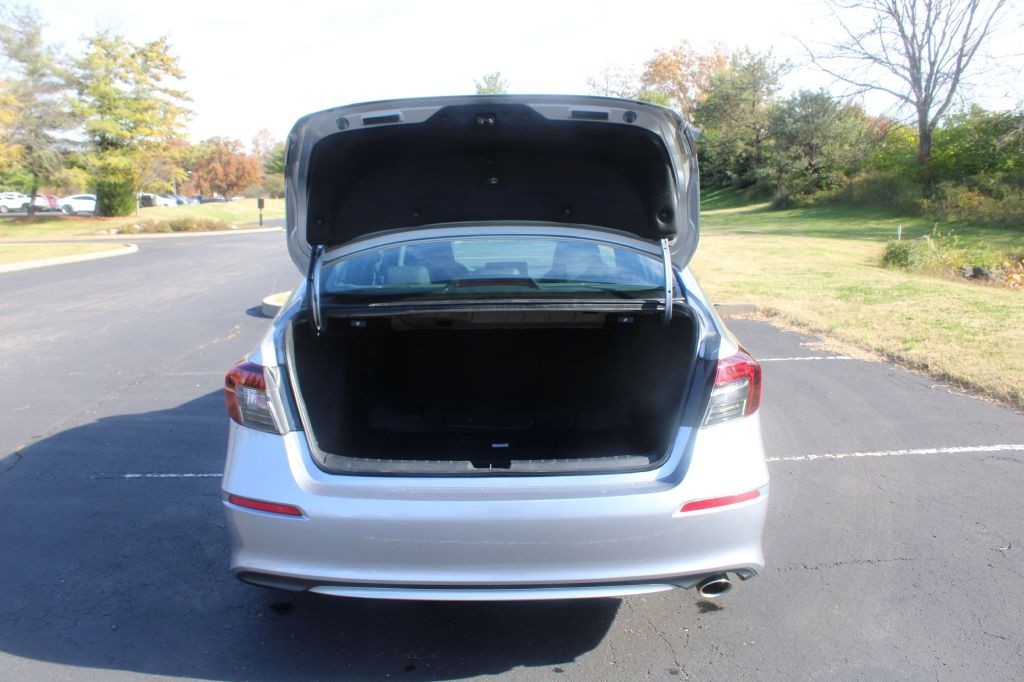 Honda Civic Sedan Vehicle Full-screen Gallery Image 15