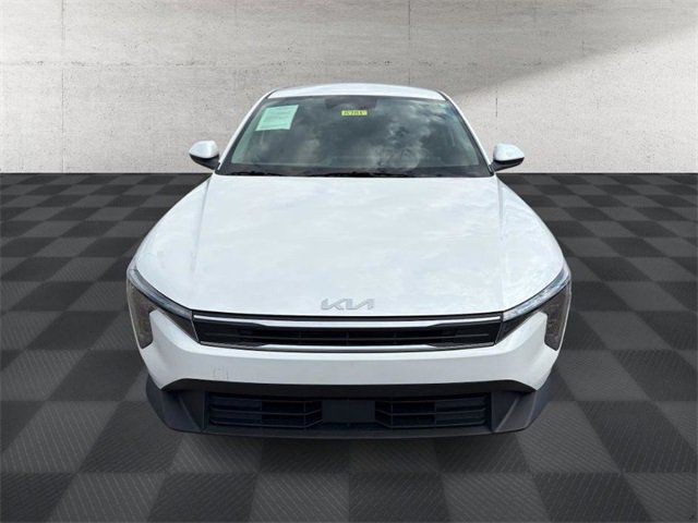 Kia K4 Vehicle Full-screen Gallery Image 03