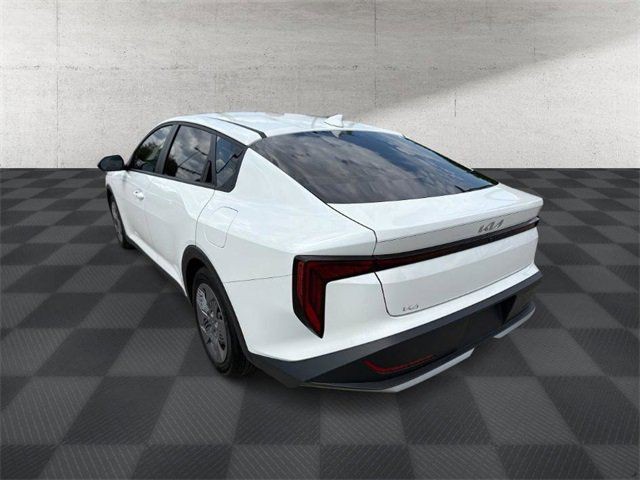 Kia K4 Vehicle Full-screen Gallery Image 05