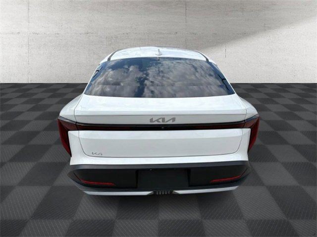 Kia K4 Vehicle Full-screen Gallery Image 06