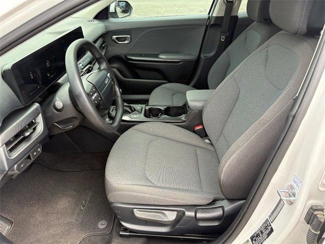 Kia K4 Vehicle Full-screen Gallery Image 10