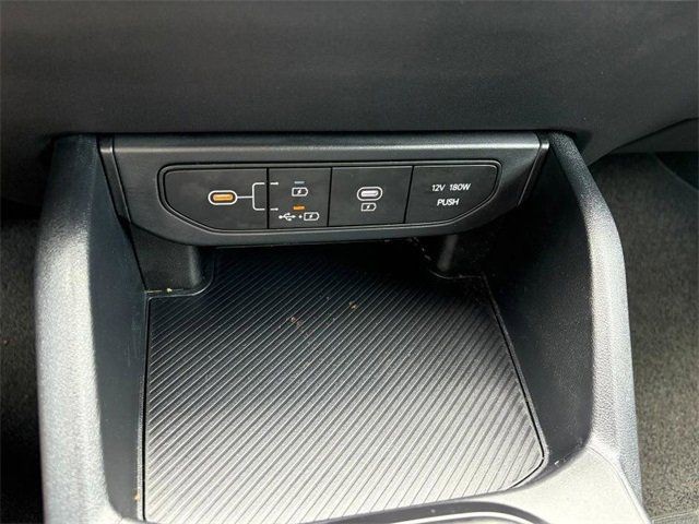 Kia K4 Vehicle Full-screen Gallery Image 15