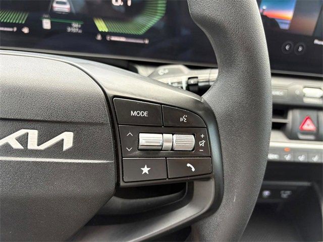 Kia K4 Vehicle Full-screen Gallery Image 18