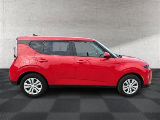 Kia Soul Vehicle Full-screen Gallery Image 08