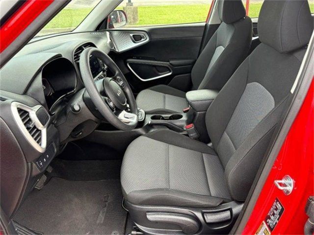 Kia Soul Vehicle Full-screen Gallery Image 10