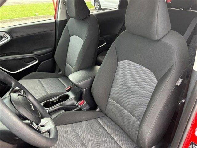 Kia Soul Vehicle Full-screen Gallery Image 16