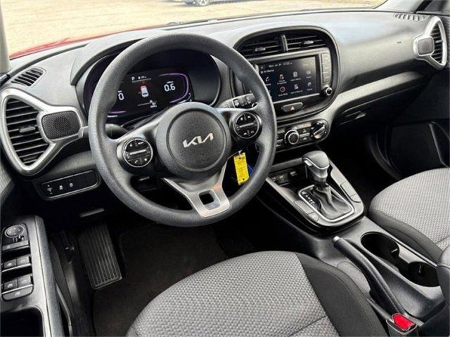 Kia Soul Vehicle Full-screen Gallery Image 17