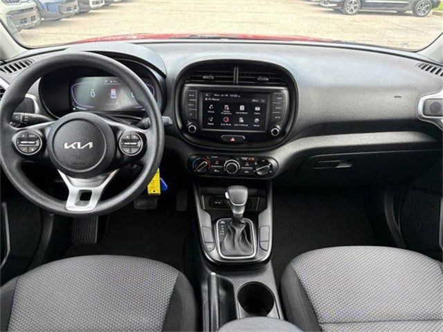 Kia Soul Vehicle Full-screen Gallery Image 19