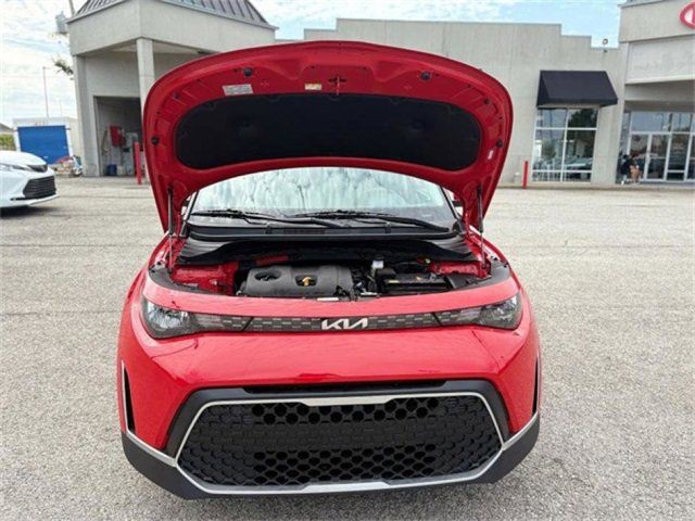 Kia Soul Vehicle Full-screen Gallery Image 22