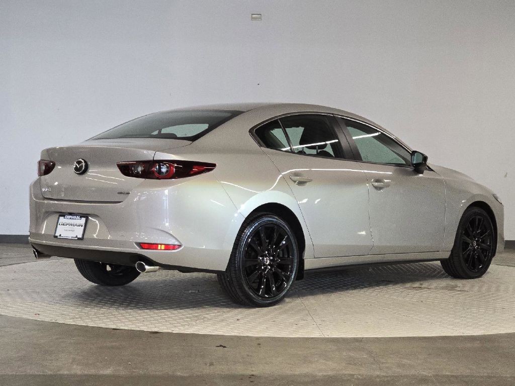 Mazda Mazda3 Sedan Vehicle Full-screen Gallery Image 03