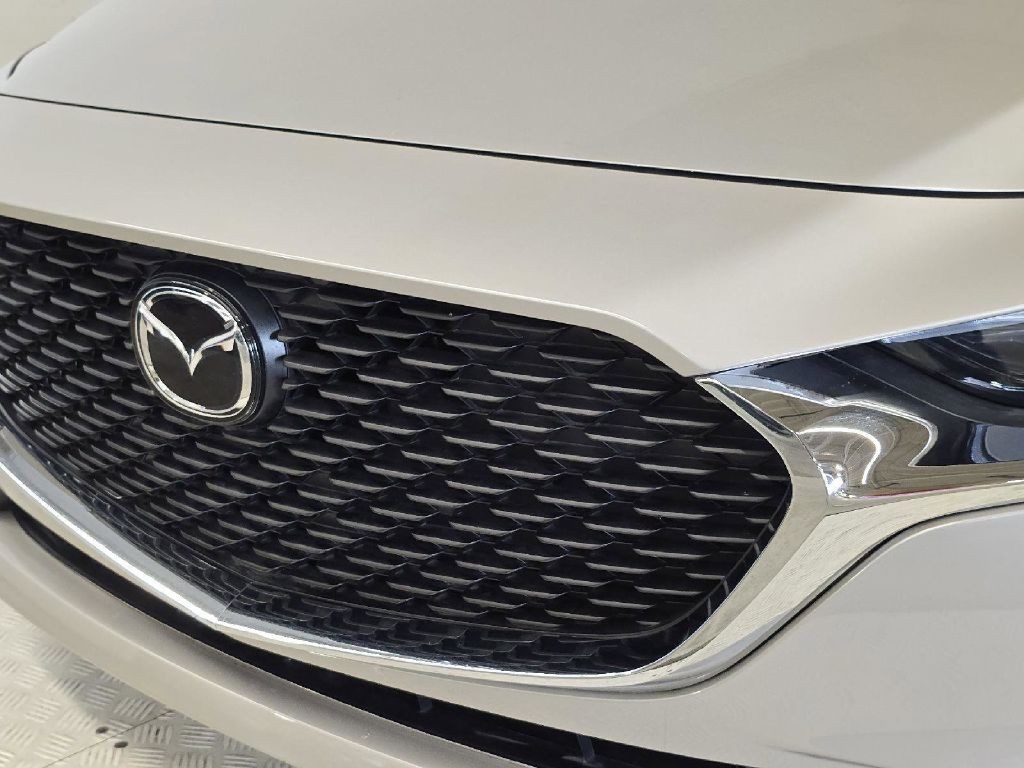 Mazda Mazda3 Sedan Vehicle Full-screen Gallery Image 08