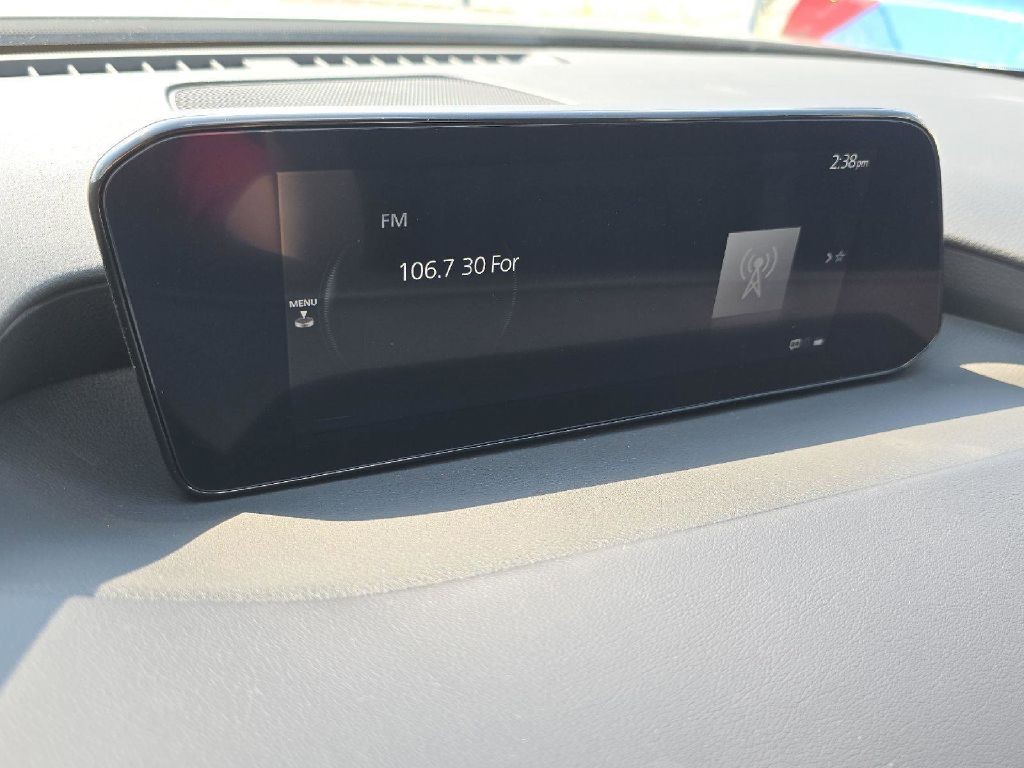 Mazda Mazda3 Sedan Vehicle Full-screen Gallery Image 16