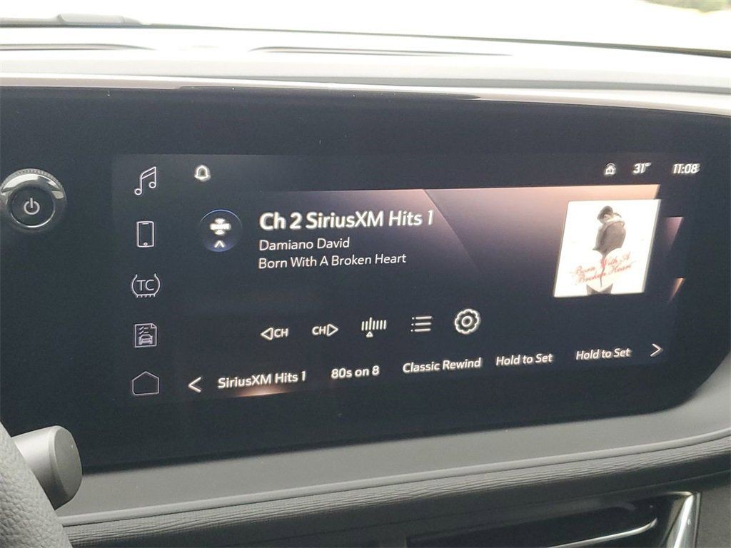 Buick Envista Vehicle Full-screen Gallery Image 12