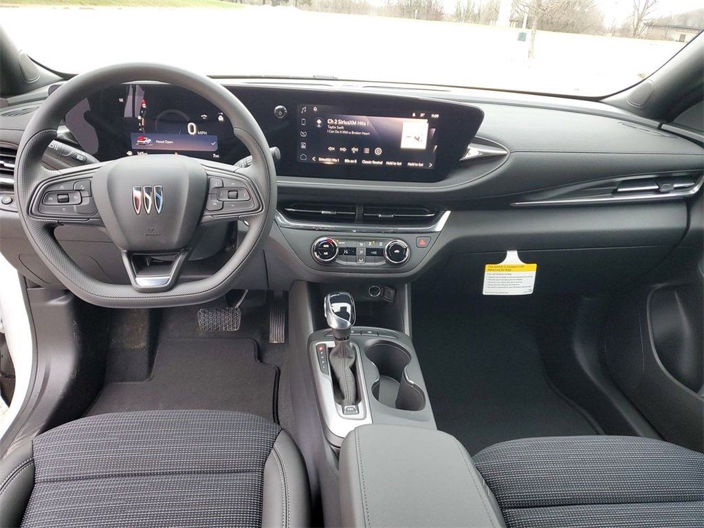 Buick Envista Vehicle Full-screen Gallery Image 15