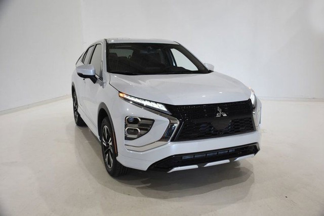 Mitsubishi Eclipse Cross Vehicle Full-screen Gallery Image 03