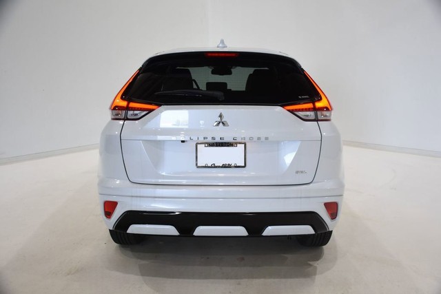 Mitsubishi Eclipse Cross Vehicle Full-screen Gallery Image 05