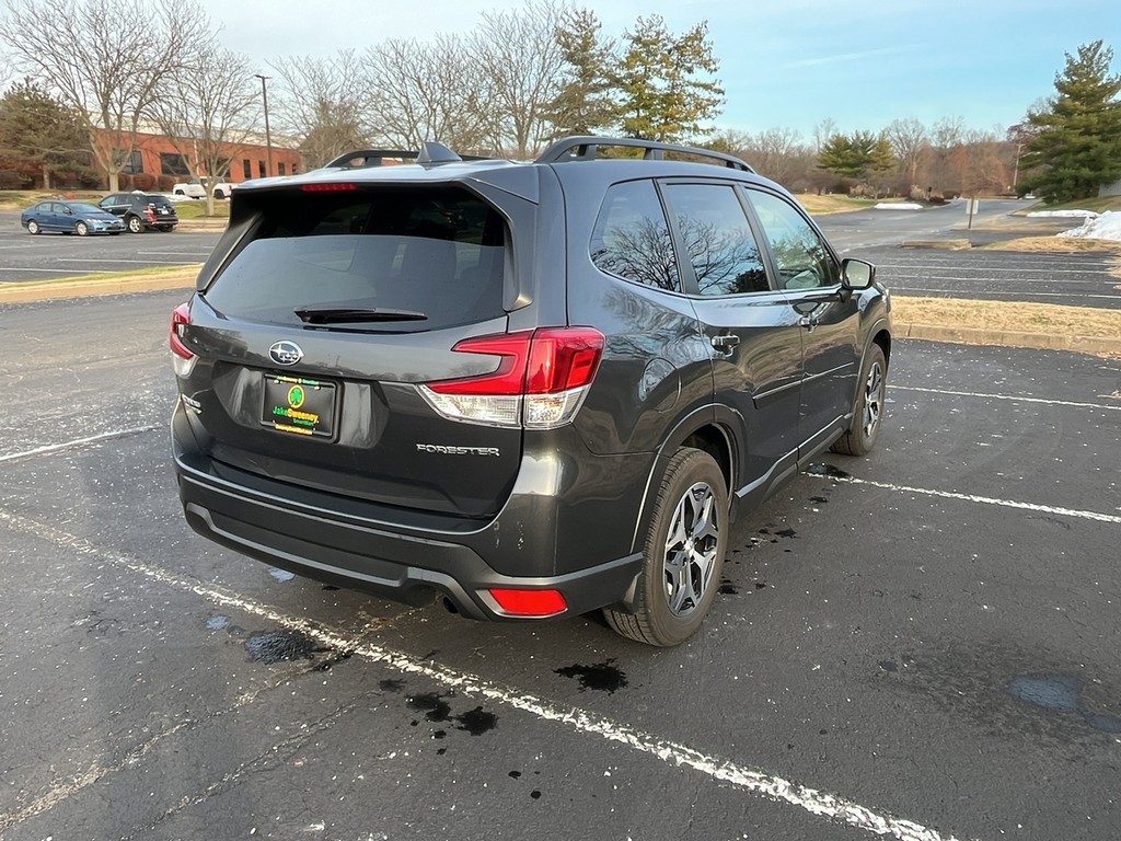 Subaru Forester Vehicle Full-screen Gallery Image 06