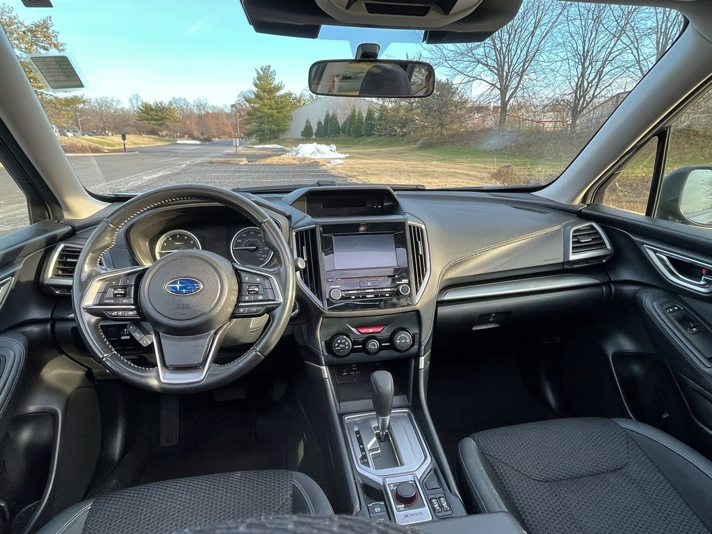 Subaru Forester Vehicle Full-screen Gallery Image 14