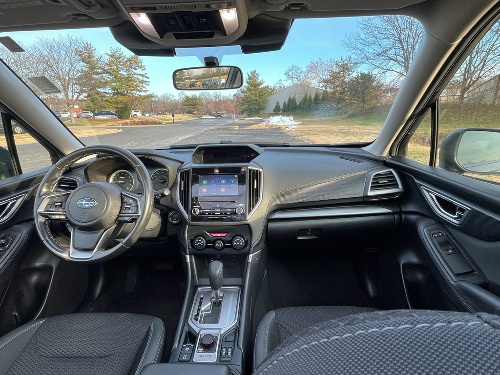 Subaru Forester Vehicle Full-screen Gallery Image 18