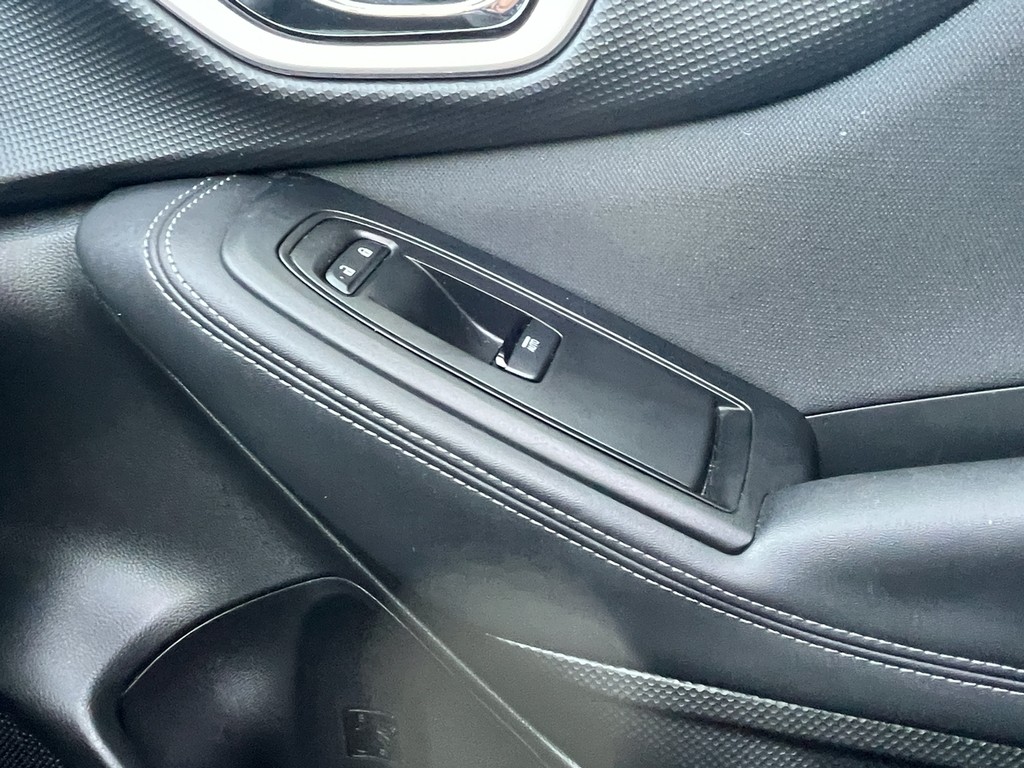 Subaru Forester Vehicle Full-screen Gallery Image 23