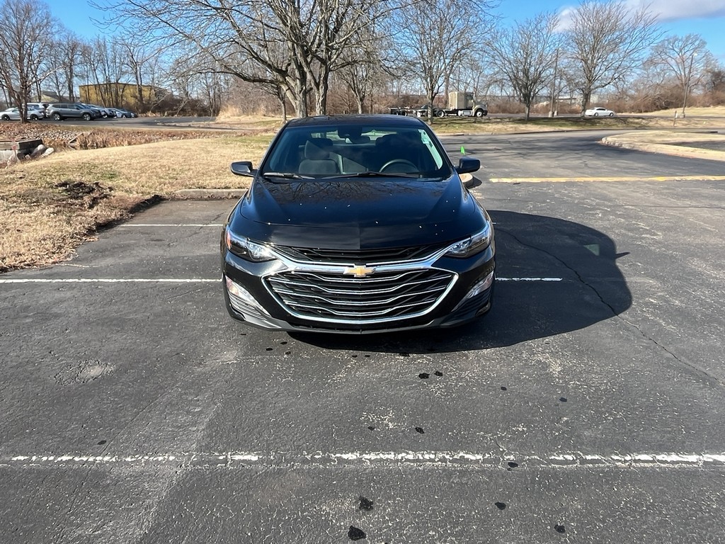 Chevrolet Malibu Vehicle Full-screen Gallery Image 03