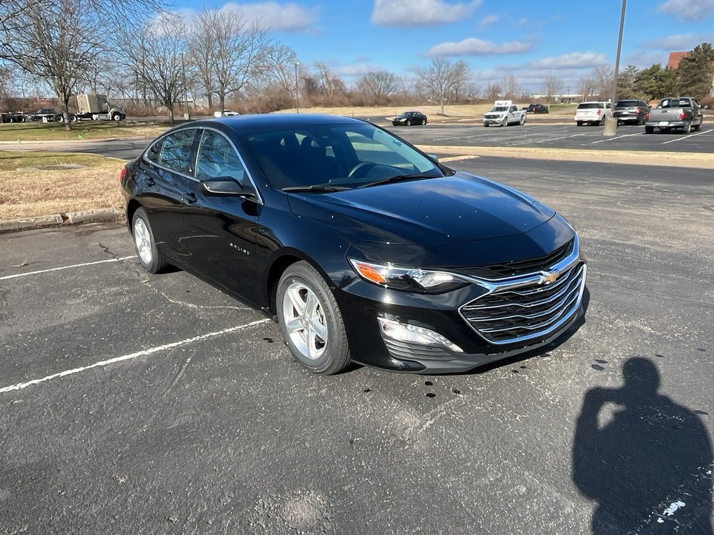 Chevrolet Malibu Vehicle Full-screen Gallery Image 04