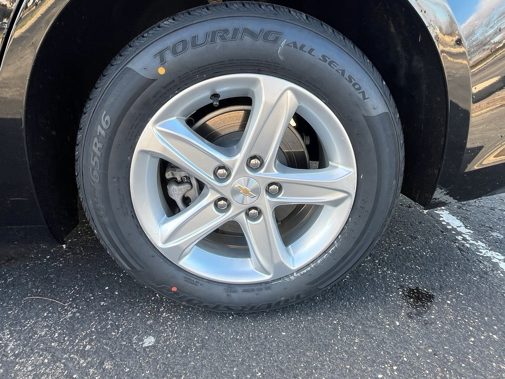 Chevrolet Malibu Vehicle Full-screen Gallery Image 09