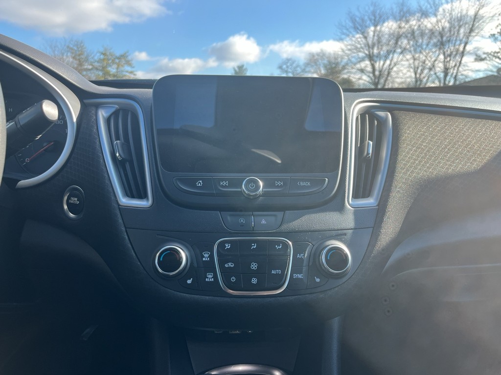 Chevrolet Malibu Vehicle Full-screen Gallery Image 15