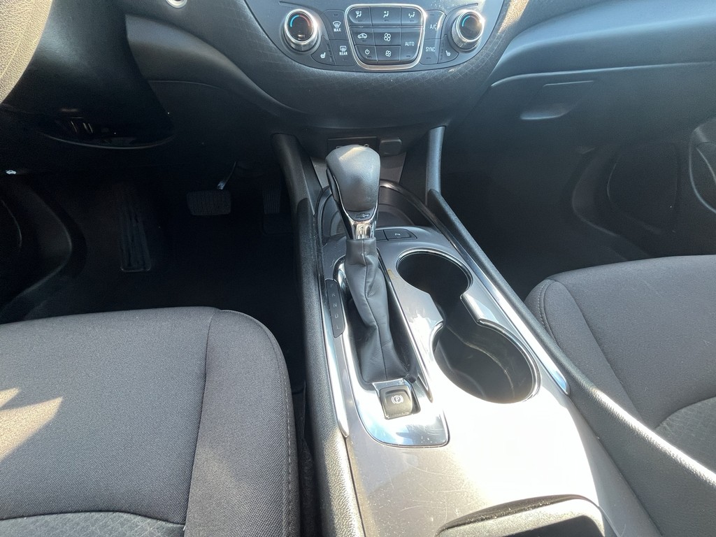 Chevrolet Malibu Vehicle Full-screen Gallery Image 16