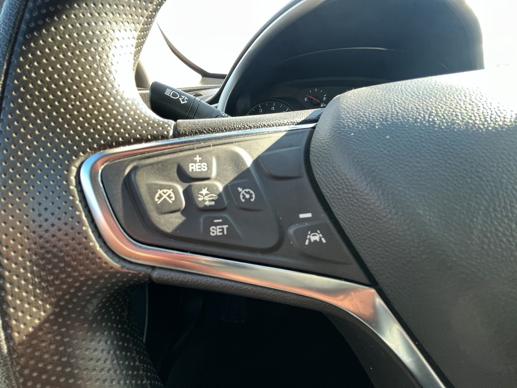 Chevrolet Malibu Vehicle Full-screen Gallery Image 23