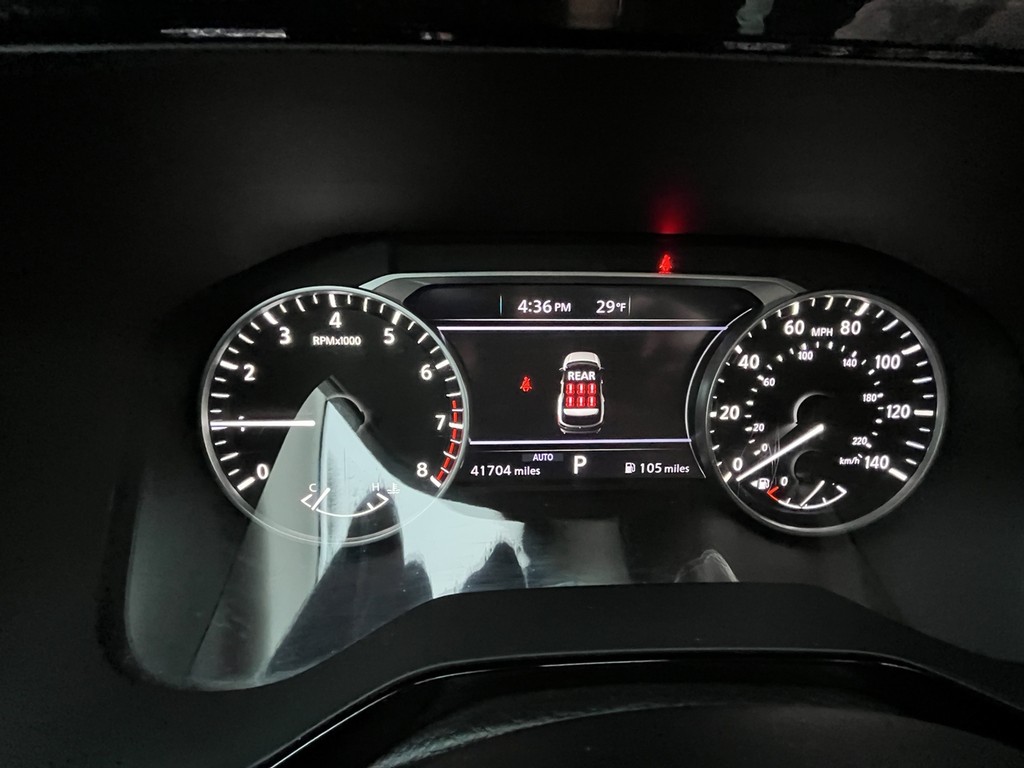 Nissan Pathfinder Vehicle Full-screen Gallery Image 27